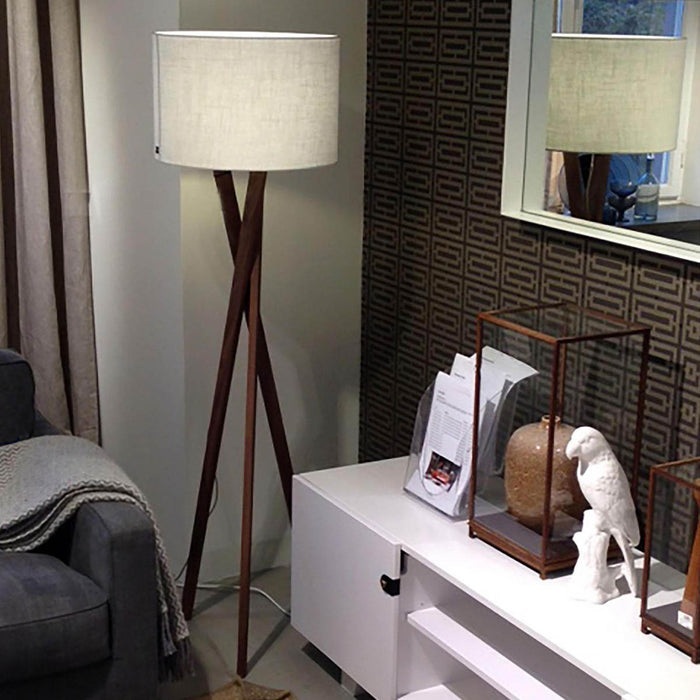 Lattiavalaisin Vega pähkinä