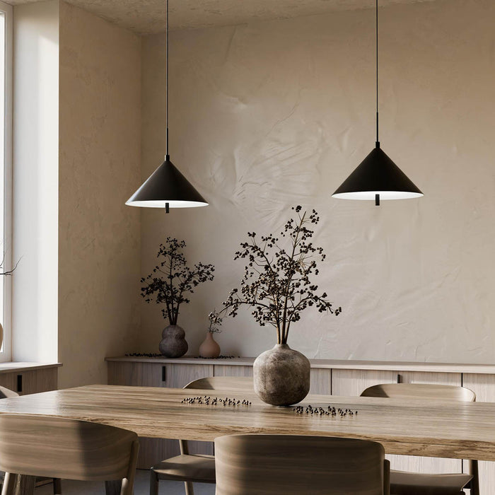 Riippuvalaisin Jolie musta